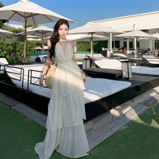 海边度假氛围感连衣裙女褶皱深V挂脖长裙纯欲风性感大露背花边裙