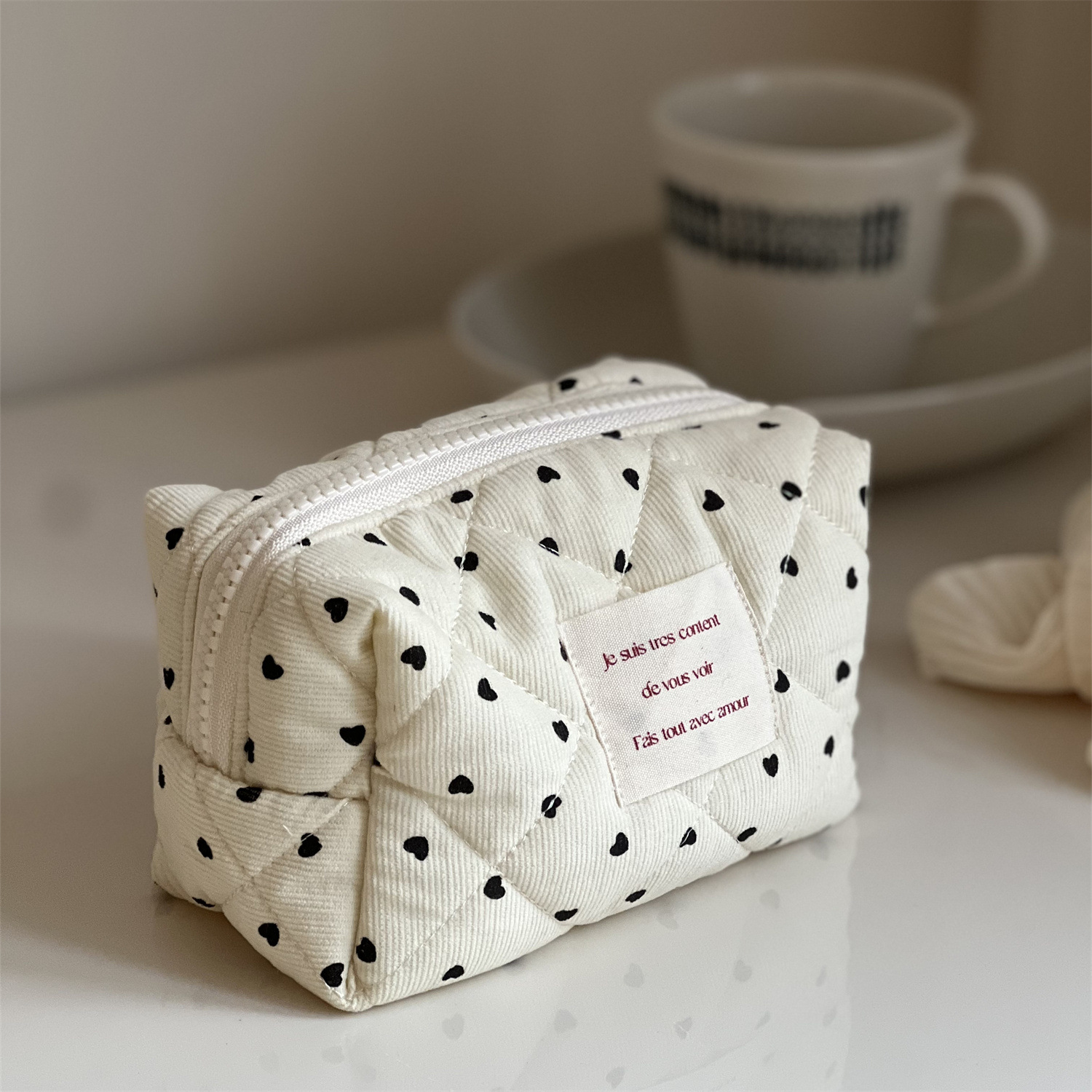 30g Weight Canvas Lining Material Zipper Closure Type / Strap Type Cosmetic Bag Bags Type Holiday, Daily Occasion Corduroy Material Heart Shape, Flower Pattern All Seasons Season Women's Gender Classic Style Style Square Shape Classic Style Heart Shape Flower Corduroy Square Makeup Bags 23