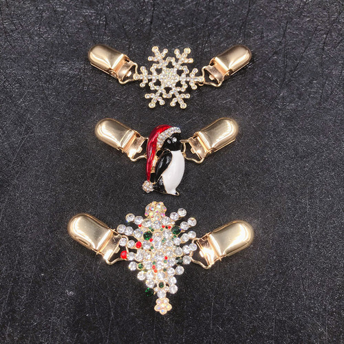 Cross-border Christmas brooch ornaments Santa Claus snowflake cardigan clip anti-exposure sweater clip factory direct supply