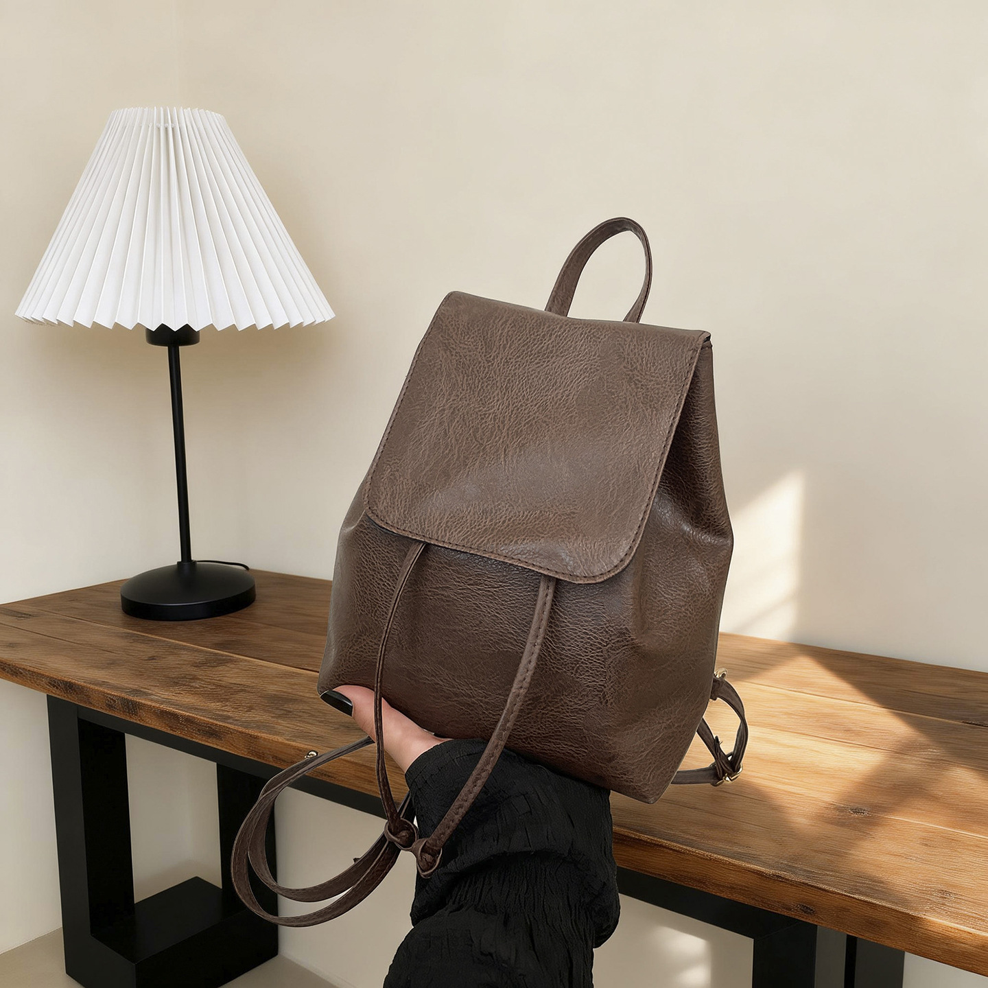 Mochila retro compacta y simple para mujeres 2026 primavera y verano nuevo estilo simple de literatura y arte versátil de doble hombro mochila simple