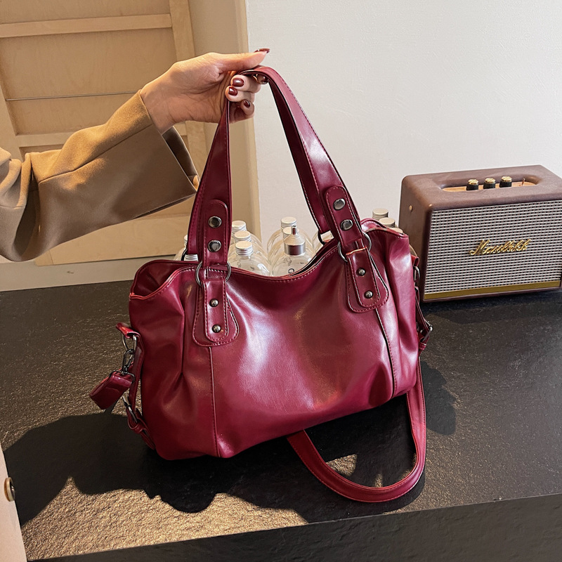 European and American Retro Solid Color PU Large Capacity Tote Bag, Soft Leather Casual Versatile Shoulder Bag for Commuting - Thumbnail 7
