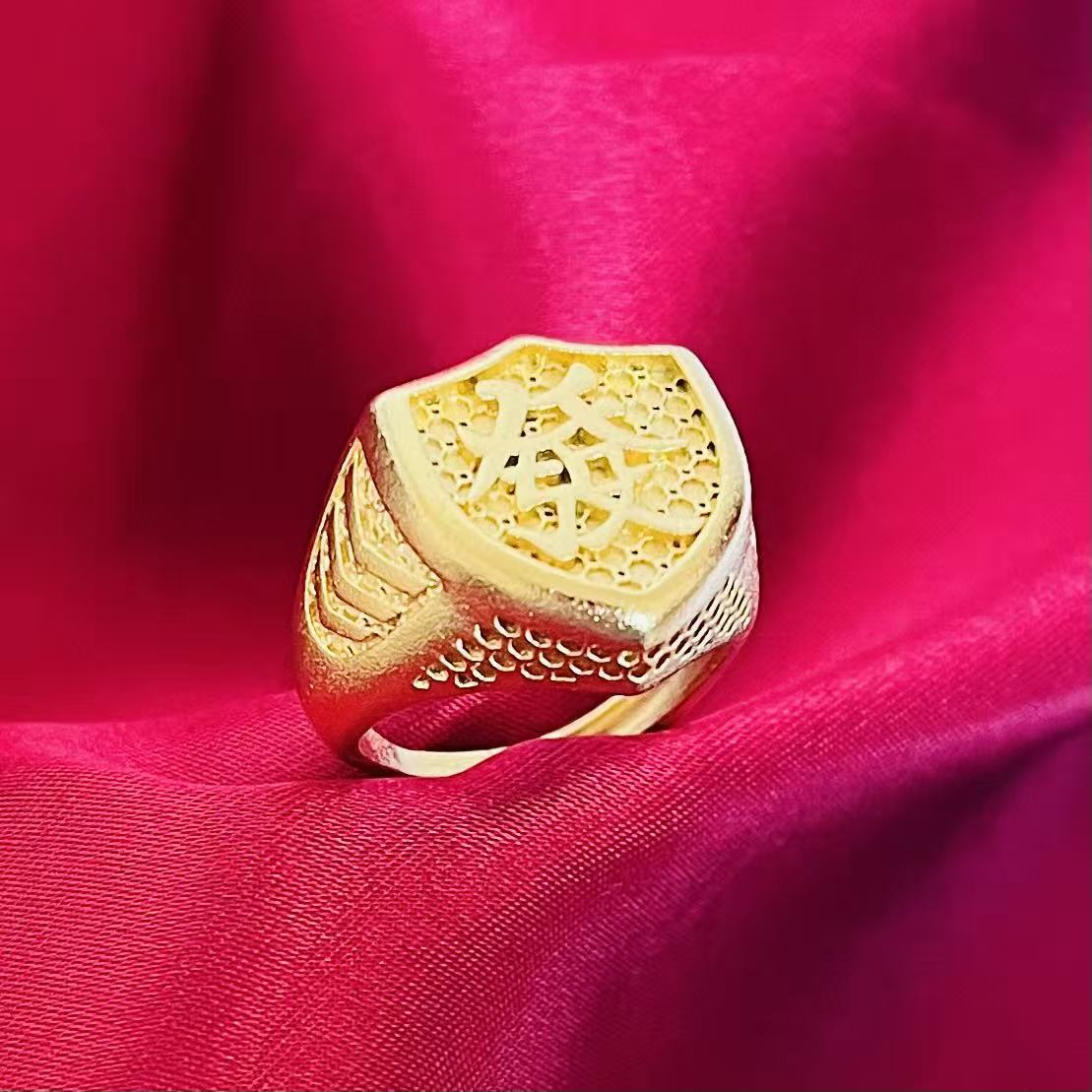 黄銅の金メッキの福の金儲けの指輪の男性の多種類の車の花は宝の蛇口の関公の戒子の金メッキの指輪を招きます。