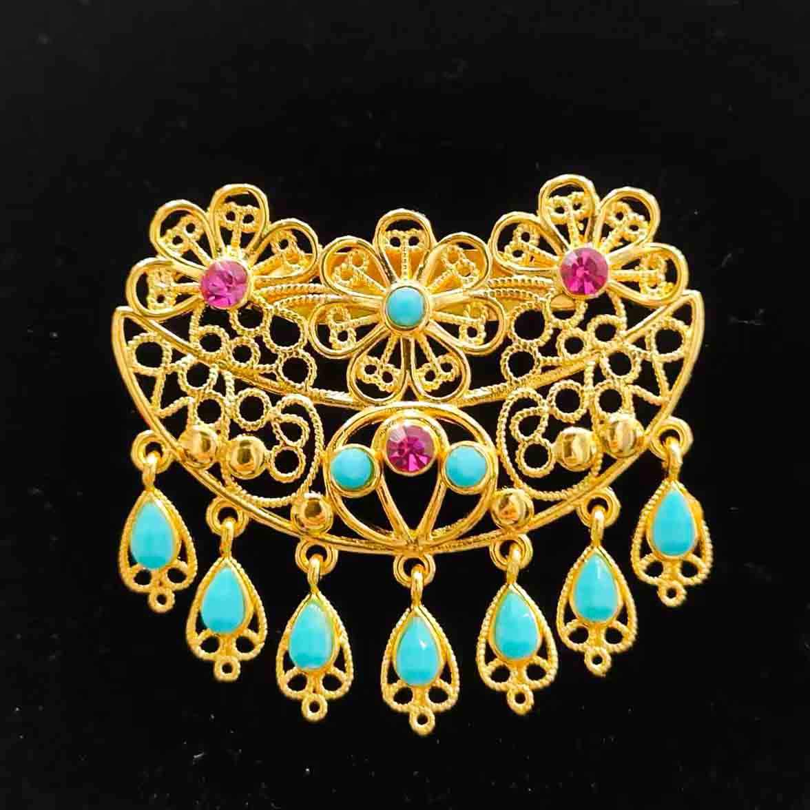 New Style Copper Gold-Plated Brooch Jewelry with Tassel Pendant, High-End Southeast Asian Chest Ornaments, Brooch Wholesale