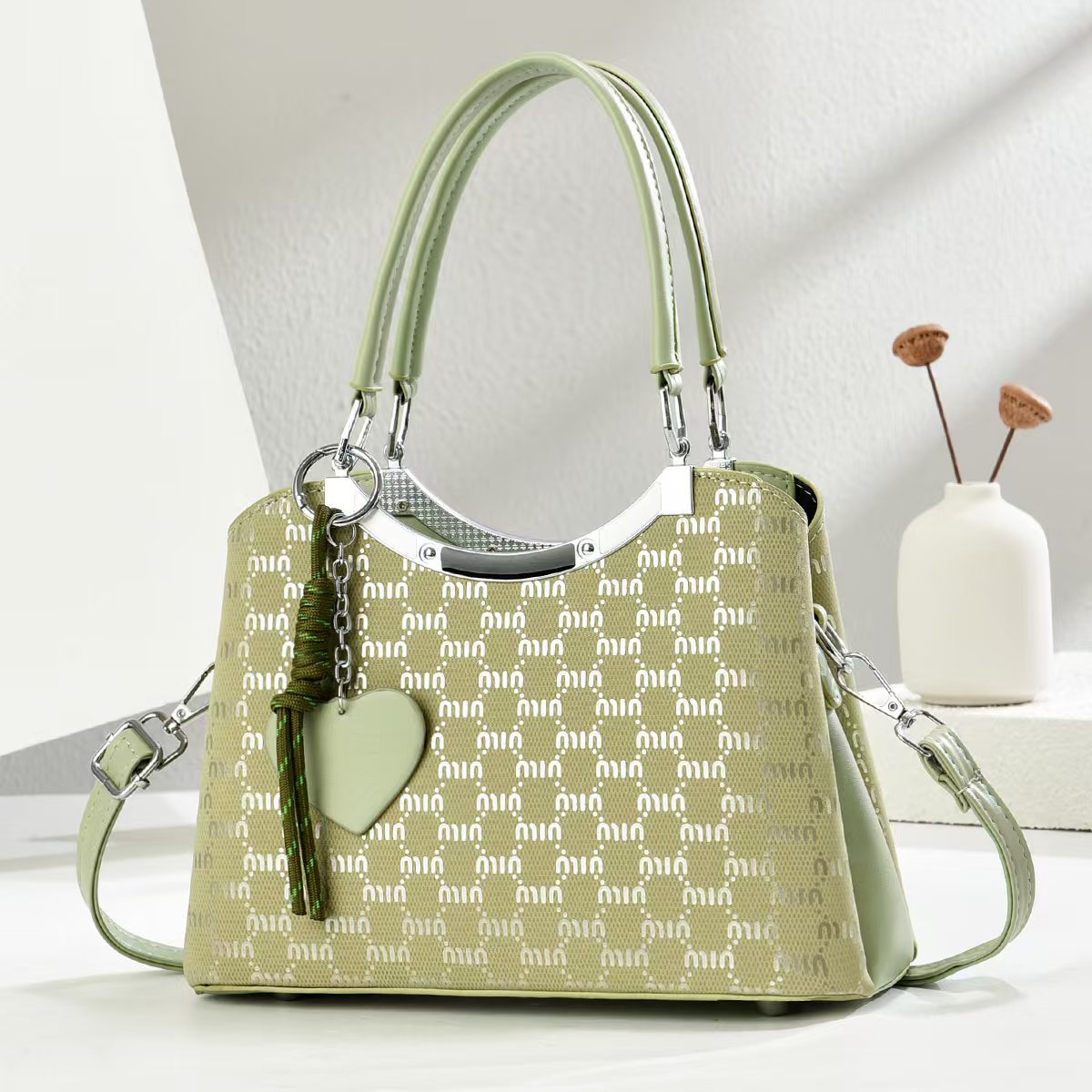 Marca de gran capacidad bolso tote francés nuevo temperamento femenino bolso femenino de moda europea y americana bolso de hombro de viaje de compras de ocio