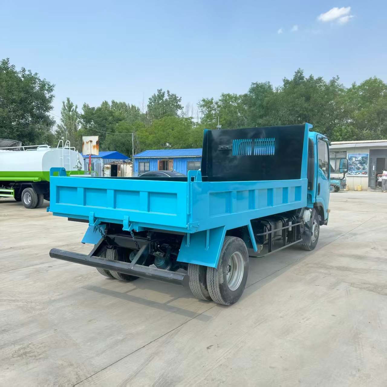Manufacturer of cross-border Isuzu dump trucks, small dump trucks, light trucks, single and double row right-hand drive tipper trucks