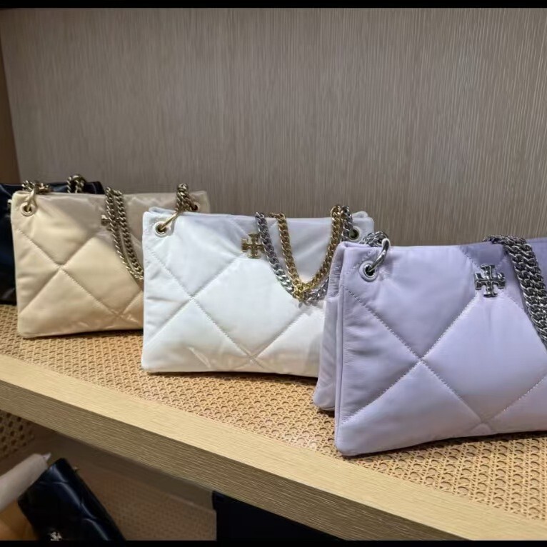 Tb's 2025 New Kira Tote Quilt Bag, Quilted Chain Bag, Women's Bag, Envelope Bag, Cloud Bag, Quilted Pattern Tb's 2025 New Kira Tote Quilt Bag, Quilted Chain Bag, Women's Bag, Envelope Bag, Cloud Bag, Quilted Pattern