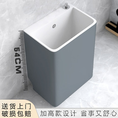 北欧の軽い豪華な灰色は高くて、屋外の庭を深めます。