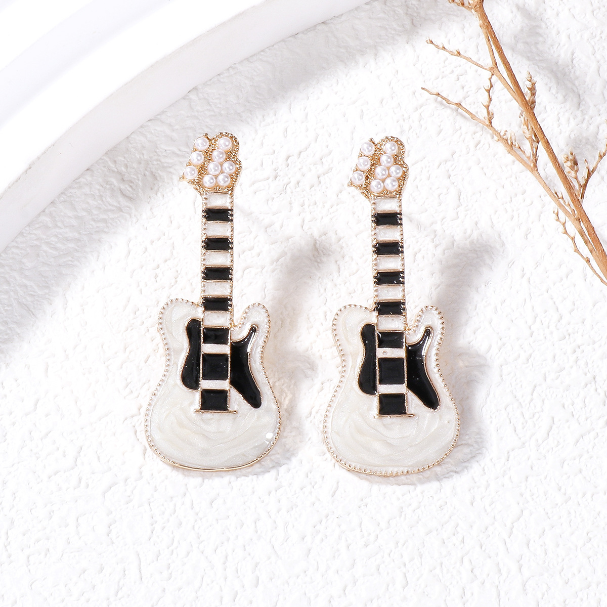 Casual Cute Musical Instrument Alloy Artificial Pearls Women's Ear Studs 1 Pair display picture 28
