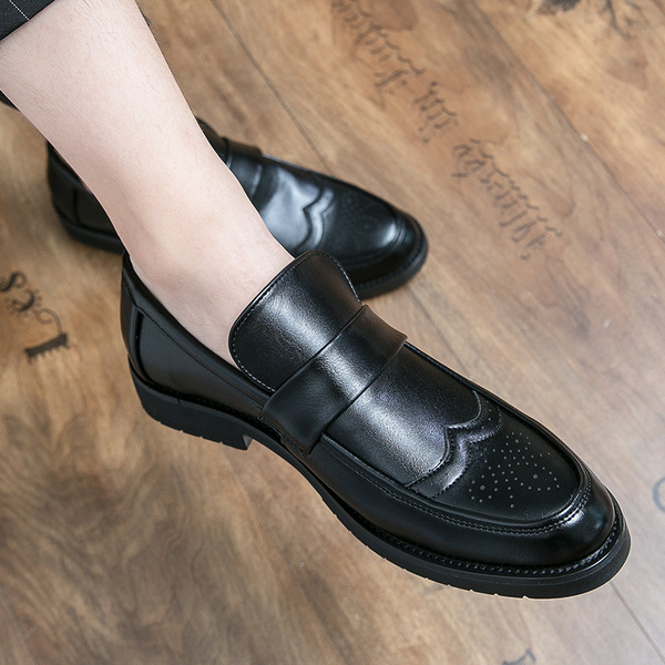 Autumn trend slip-ons English style pointed-toe