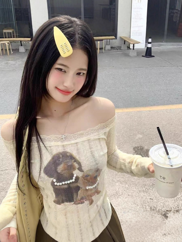美式辣妹斜肩露肩小狗印花蕾丝拼接一字肩长袖T恤褶皱修身小上衣|undefined