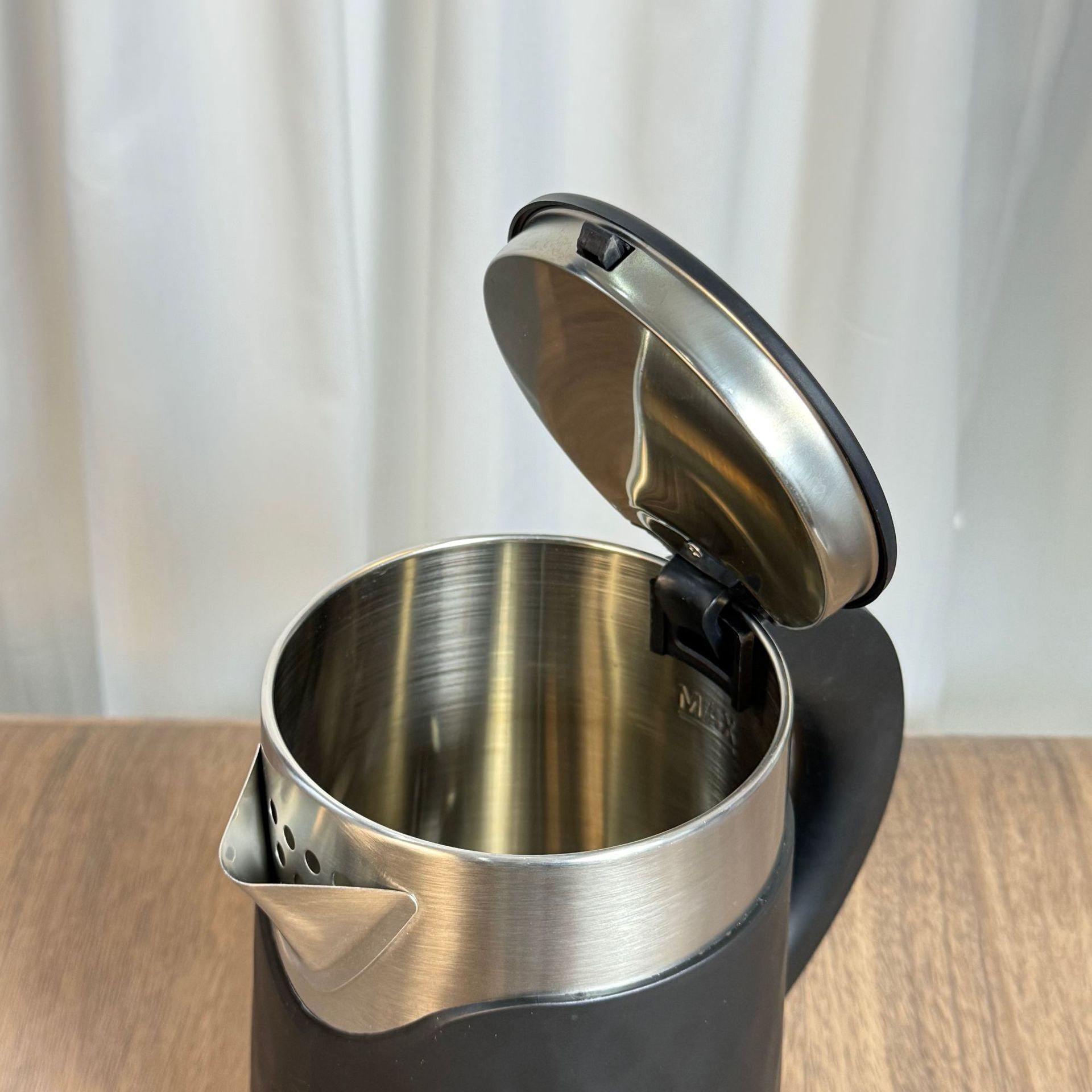 外国貿易家庭用 2L スチール蓋電気ケトルストライプモデル 2L 電気ケトル卸売二重層断熱