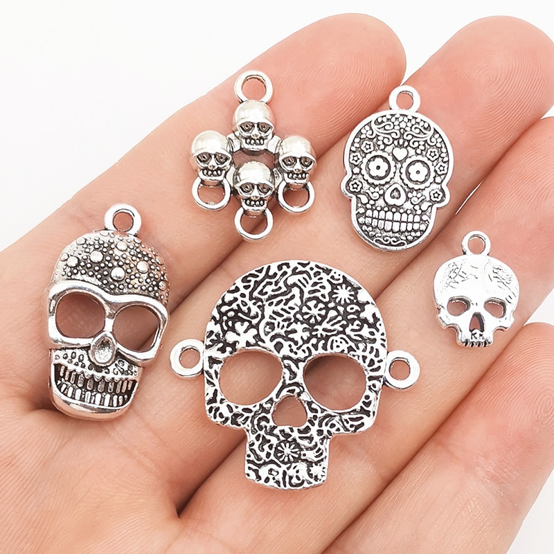 メーカーはハロウィンの鬼頭パンクのスカルのペンダントDIY合金のアクセサリーを提供しています。