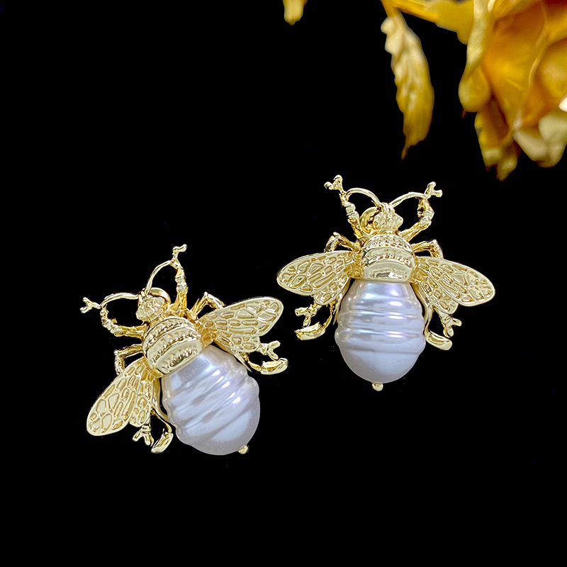1 Pair Ig Style Bee Imitation Pearl Alloy Ear Studs display picture 3