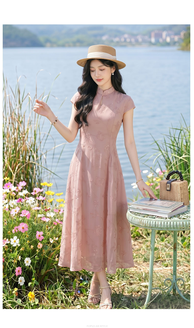 Đầm suông nữ midi cổ đứng thêu hoa thiết kế mới 2026 — Màu hồng chi tiết 5