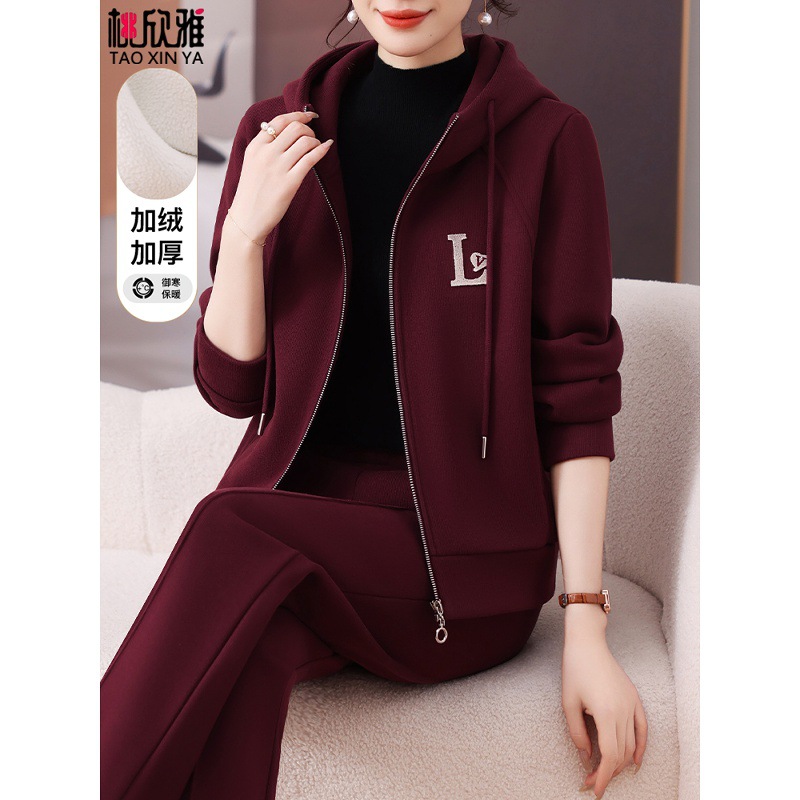 Mom's Winter Outwear 2025 New Velvet Thickeneded Sweatshirt Middle-Aged and Elderly Sportswear Suit Women's Autumn and Winter Two-Piece Set