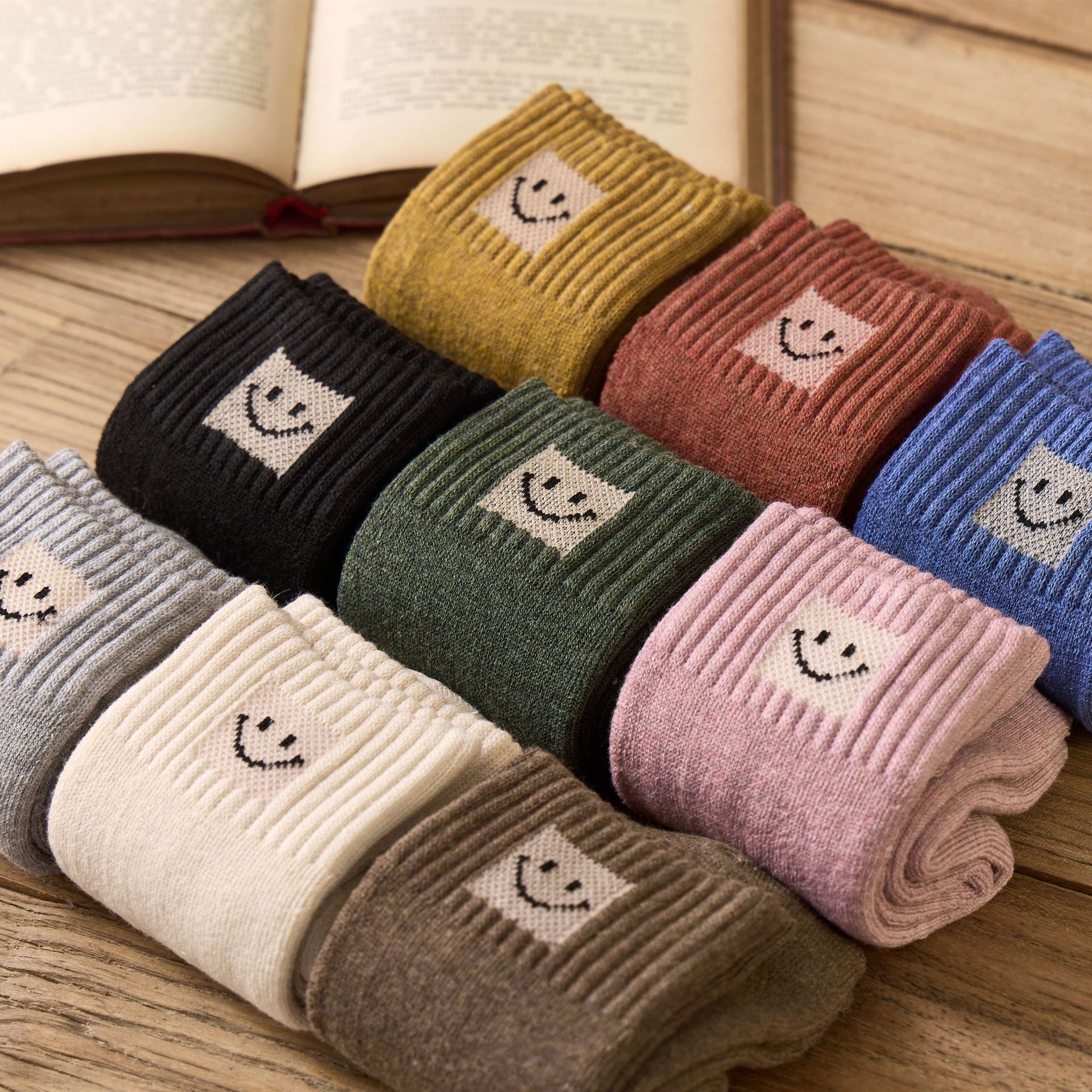 Calcetines de mujer de media pantorrilla de invierno forrados de lana gruesa caliente Terry Calcetines de piso de confinamiento japonés de mujer Calcetines de toalla extra gruesos