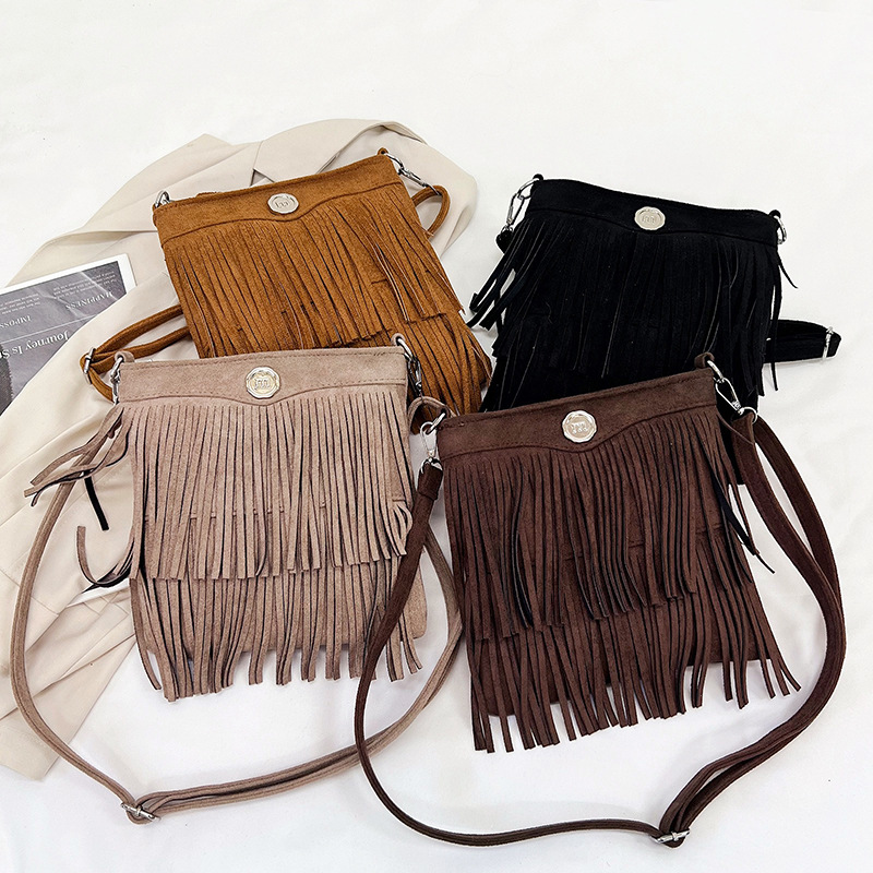 Korean Style 2023 Autumn/Winter New Women's Single Shoulder Bag with Fringe Bucket Large Capacity Crossbody Bag Trend