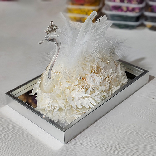 Swan-shaped eternal flower acrylic mirror box, small perfume style, Valentine's Day wedding decoration, birthday gift