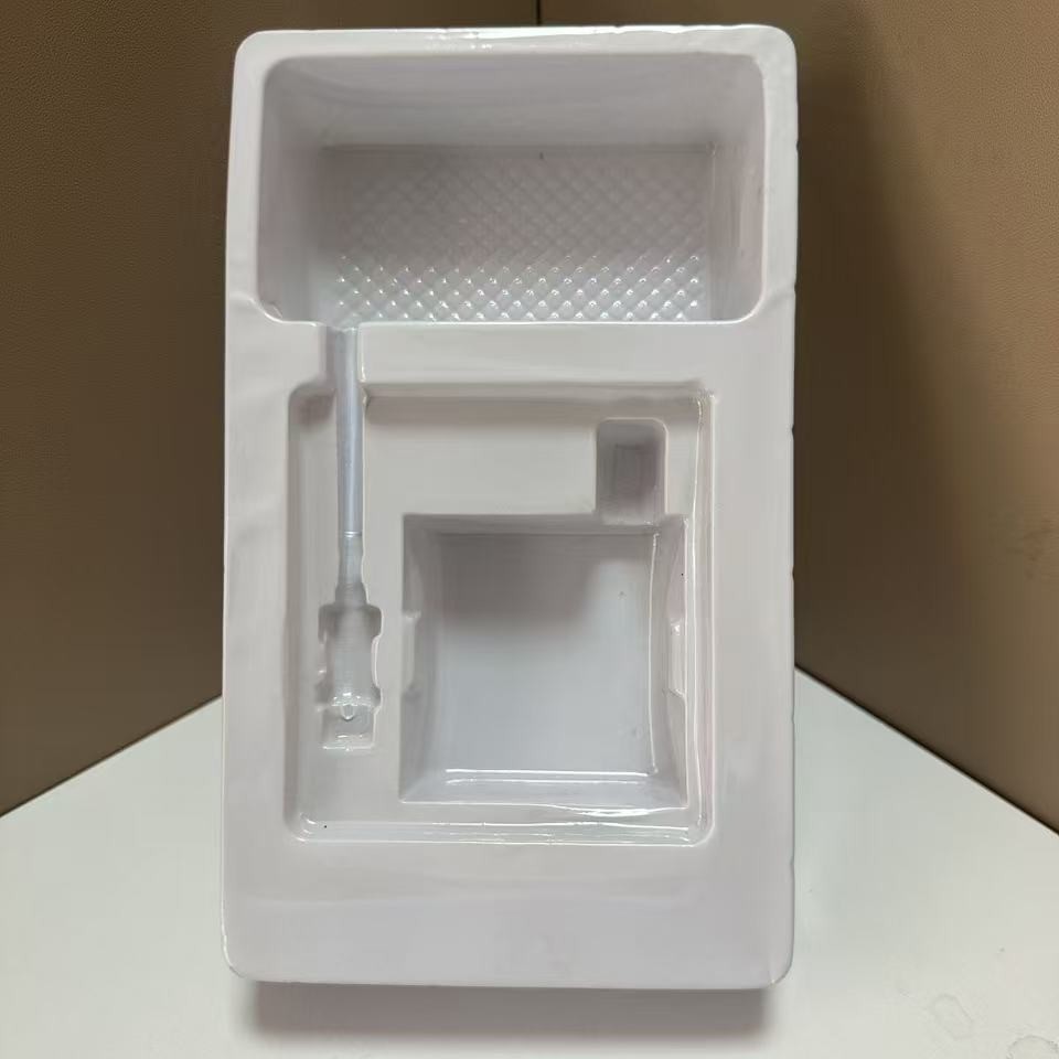 厂家供应定制一拖三数据线充电器套装吸塑内托白色PVC透明PET