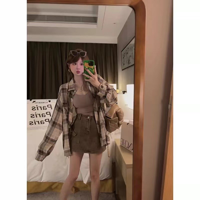 카키색
