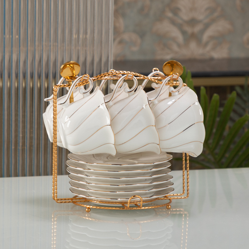 Nórdico de oro ligero lujoso Feng Shui conjunto de tazas de cerámica hervidor de agua set de regalos con bandeja transfronteriza