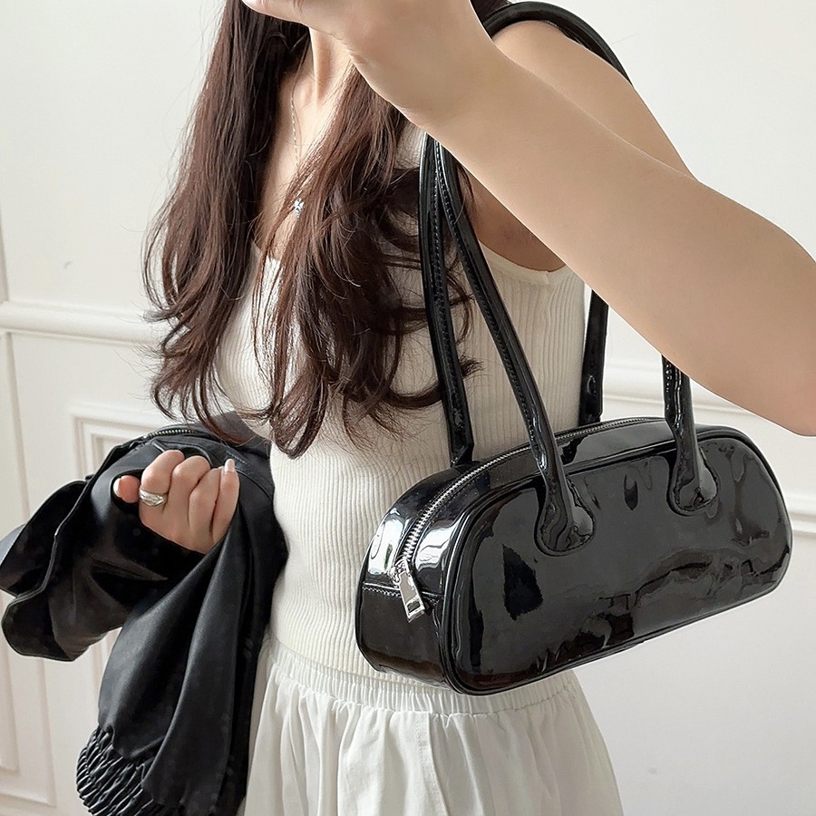 Small group glossy PU stick Korean version, new single shoulder underarm bag, patent leather shaping, fashionable and_voghion.com