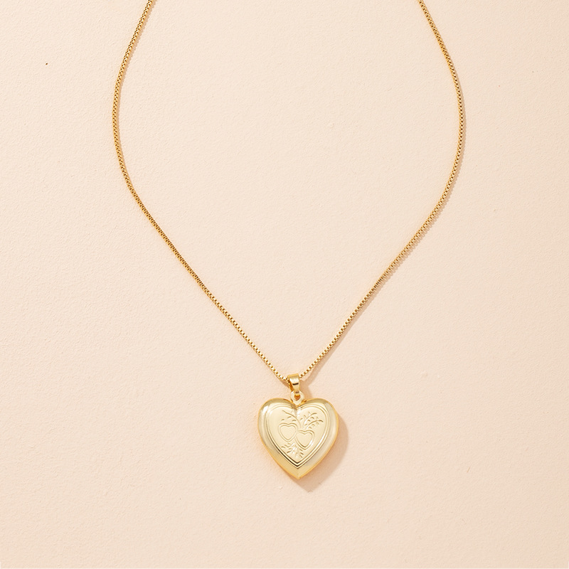 Plating Design Fashion Love Pendant Necklace Heart Clavicle Chain