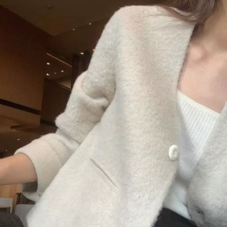 In Stock 2025 Winter New Korean Dongdaemun Ou*Ce Elegant Solid Color V-Neck Short Suili Alpaca Coat Jacket