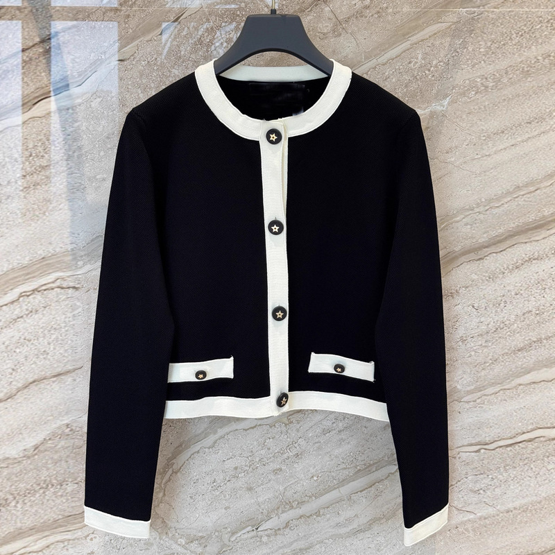 Spring and Autumn New Style Chanel-Inspired Knitted Cardigan Sweater, Simple Short Design, Color-Blocking, Retro Loose Round-Neck Top Spring and Autumn New Style Chanel-Inspired Knitted Cardigan Sweater, Simple Short Design, Color-Blocking, Retro Loose Round-Neck Top