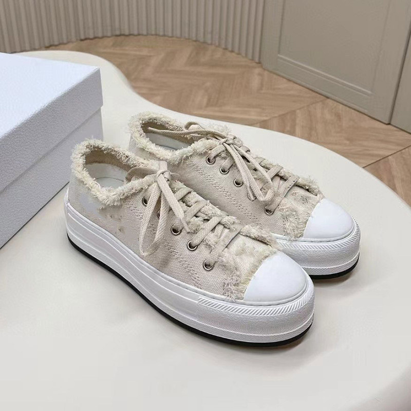 2026 New Style Thick-Soled Tassel Embroidered Canvas Shoes for Women, Shallow Lace-Up Casual Sneakers, Fashionable Versatile White Shoes