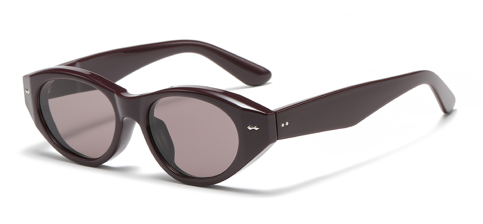 진한 빨간색 액자 차 조각