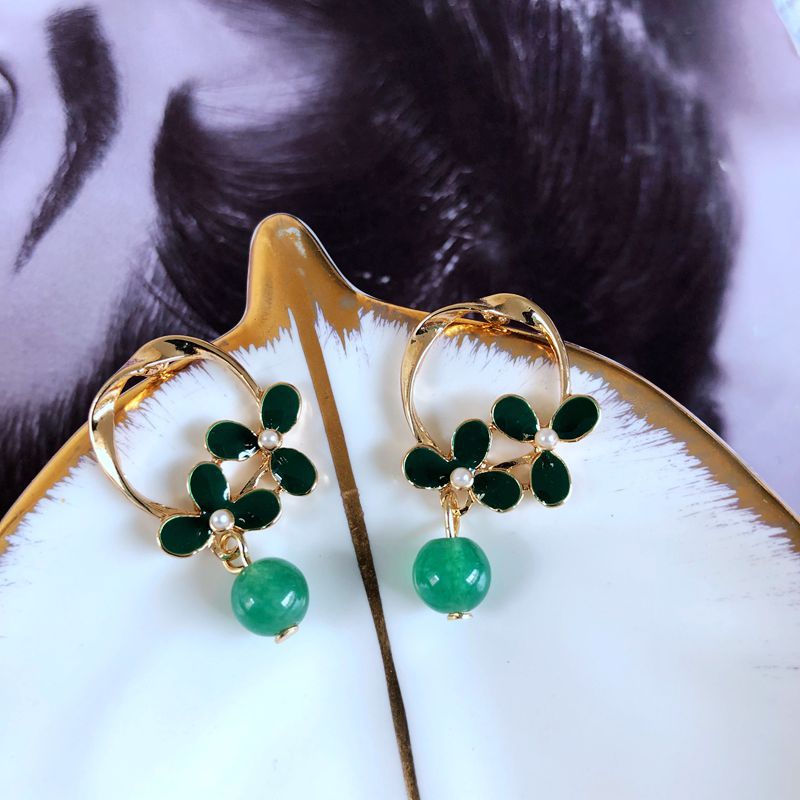 Vintage Fashion Pearl Glass Jade Drip Glaze Earrings Wholesale Nihaojewelry display picture 5