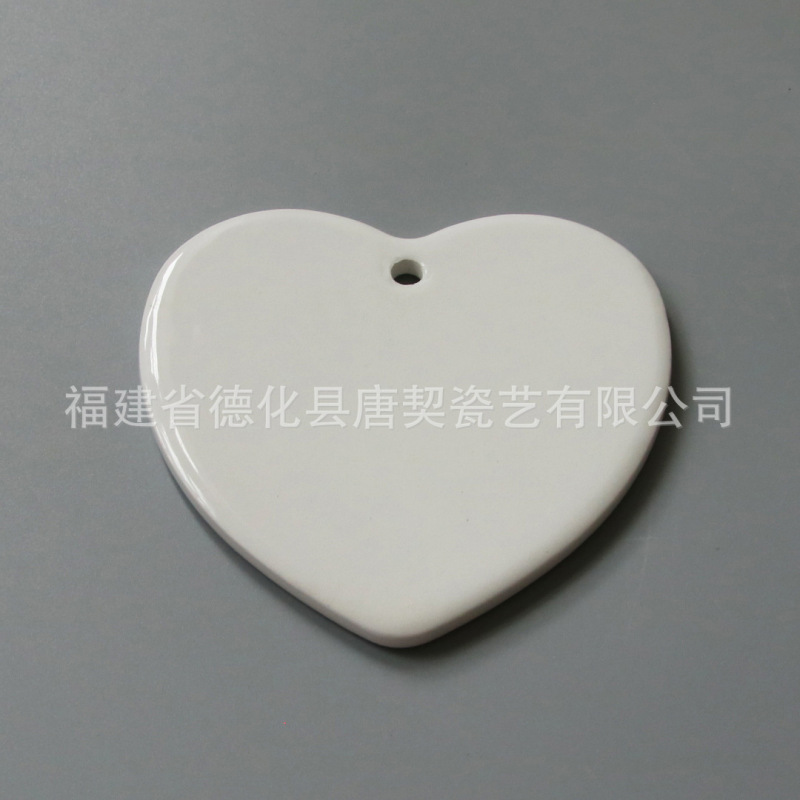 卸売ブランクペンダントラウンドハート型無地胚/光沢のあるセラミックペンダントブランク胚吊りロープパーソナライズされた創造性|undefined