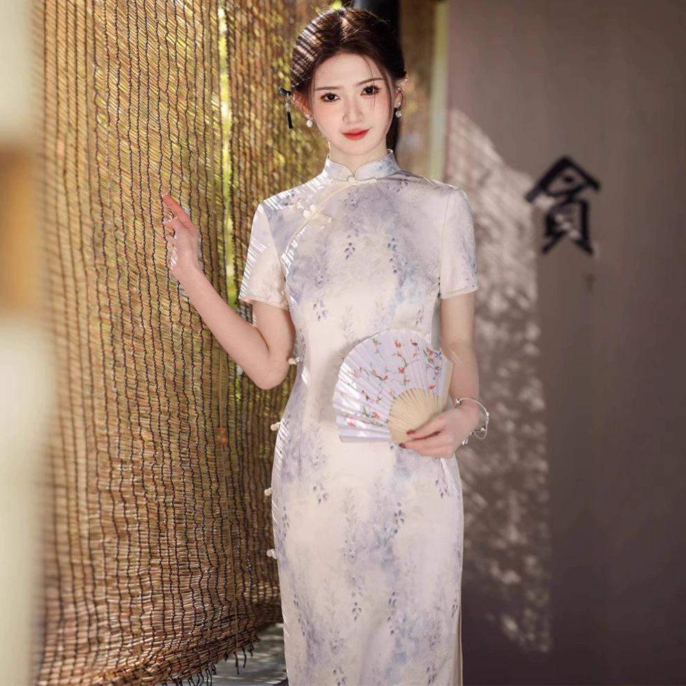2025 весна и лето новый cheongsam имитация ацетата жаккардовый атлас двухслойный средний длинный cheongsam глициния