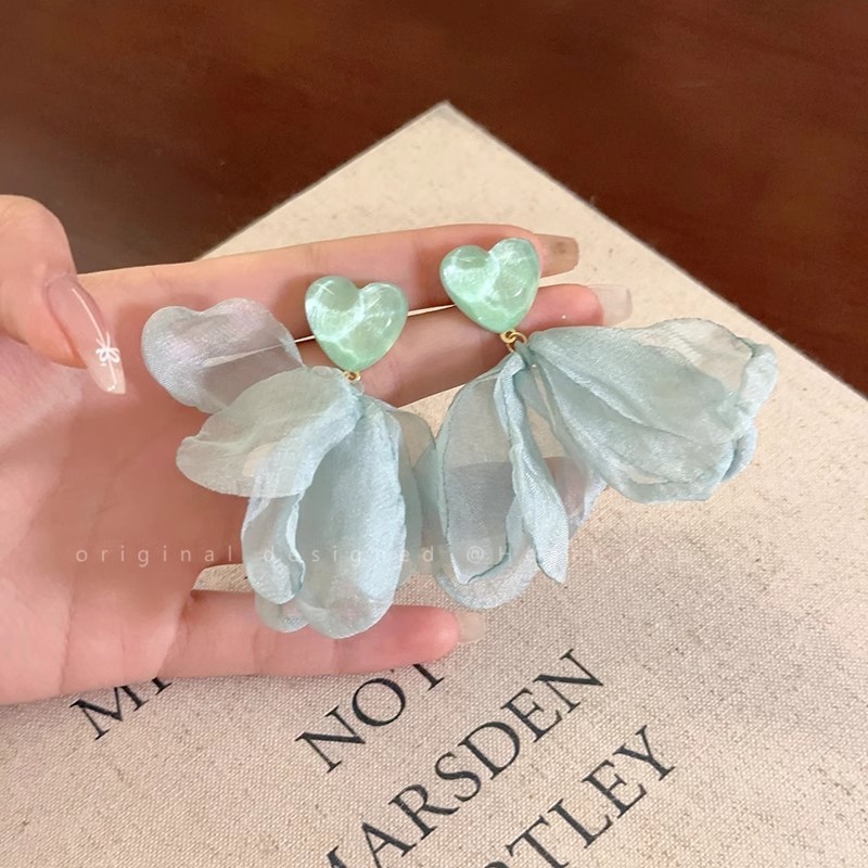 Green love petal earrings