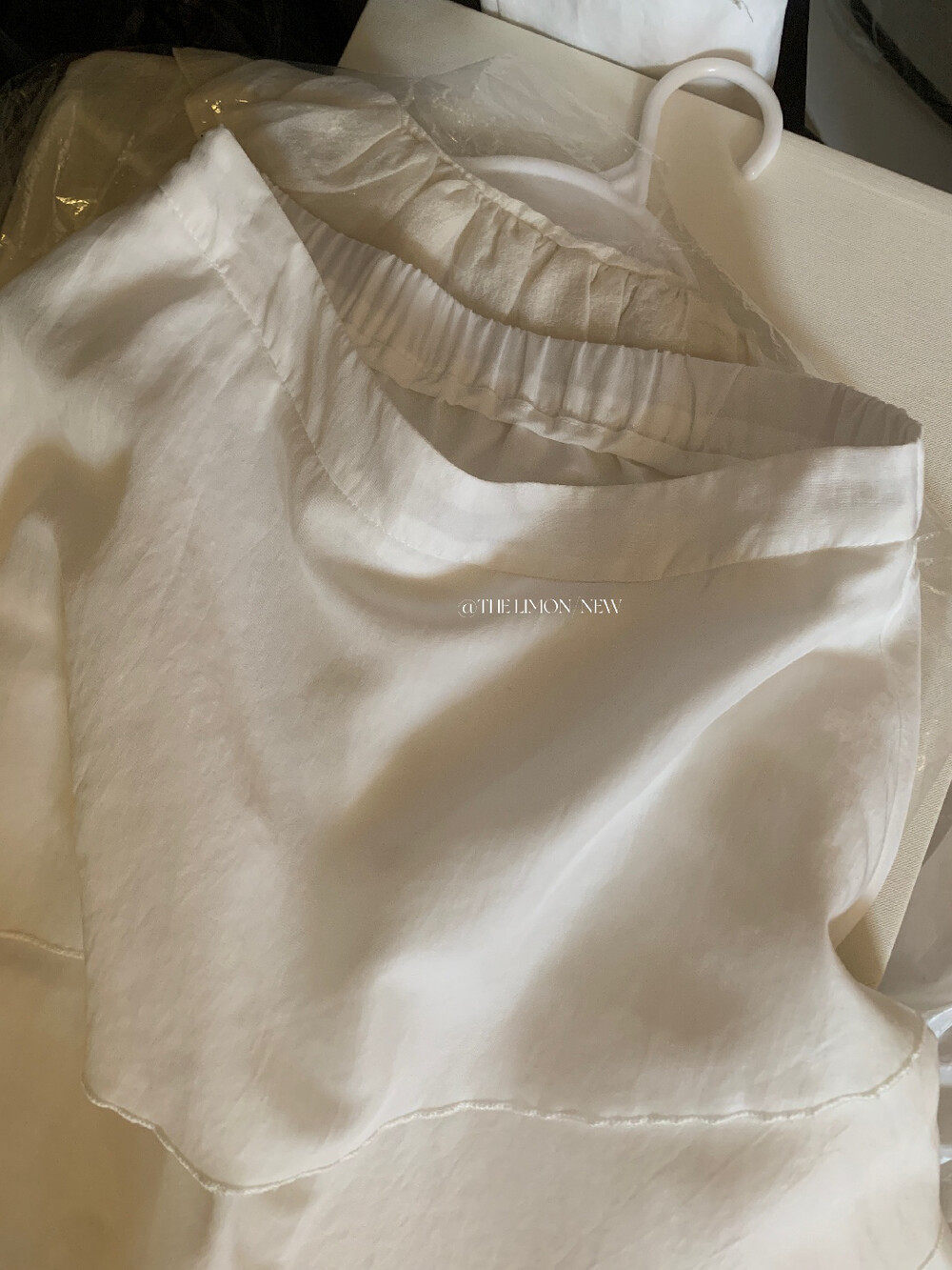Chân váy midi xếp ly tầng bất đối xứng chất liệu Tencel — màu trắng, Bột cam, màu xám chi tiết 29