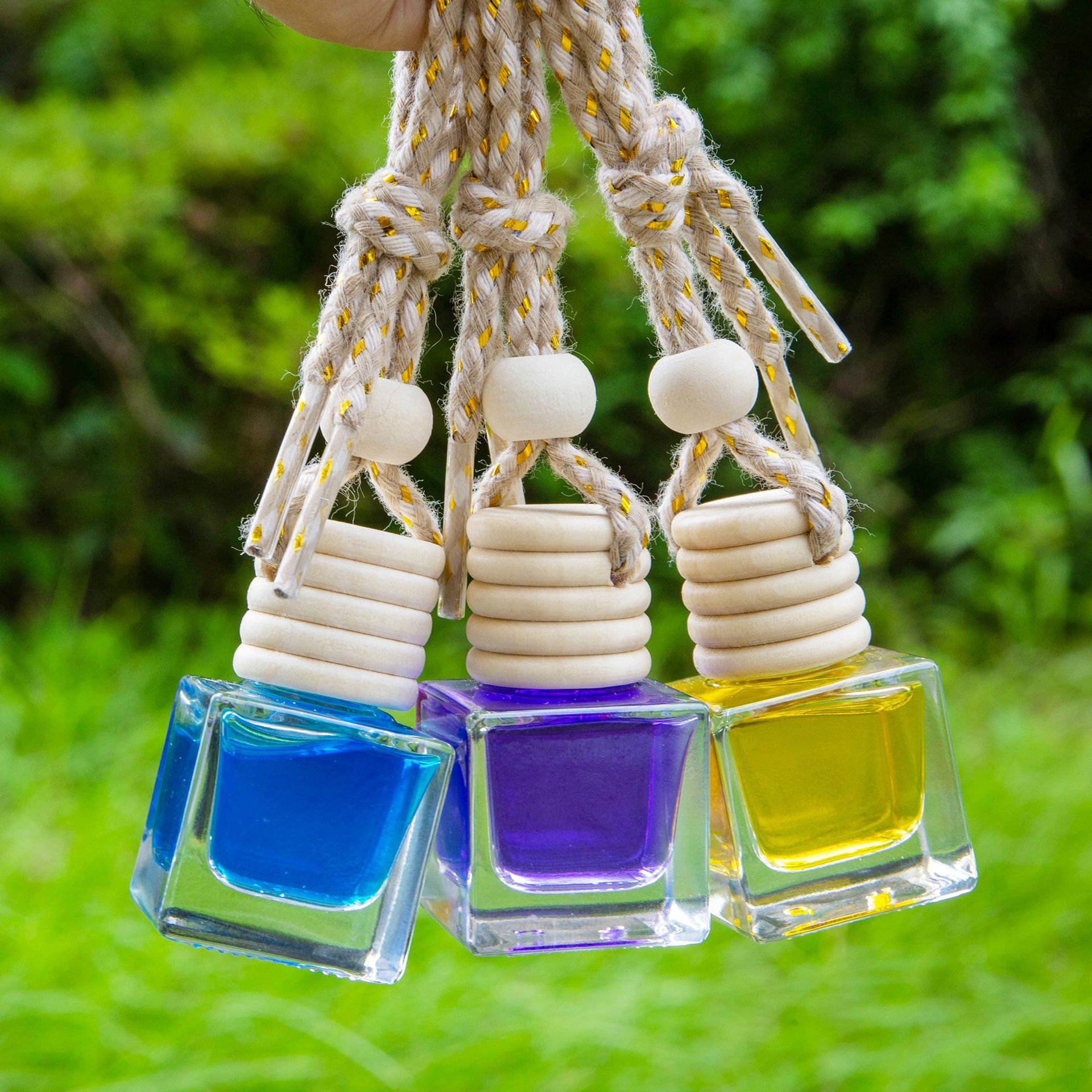 Car air freshener hanger, car aroma, interior decoration, essential oil ornament, hanging style perfume bottle