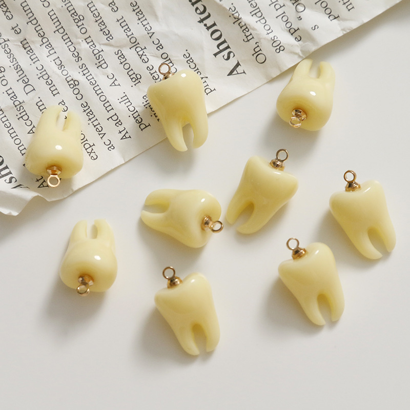 Diversión simulación tridimensional dientes pezón colgante DIY accesorios de resina pendientes horquilla teléfono caso material al por mayor