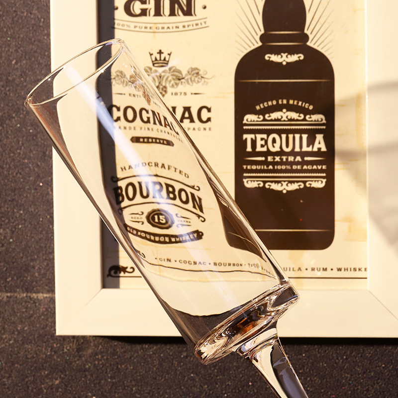 Vidrio de cristal taza de pie alto taza de champán conjunto de tazas de vino creativas casadas copas de copas de vino burbujeantes