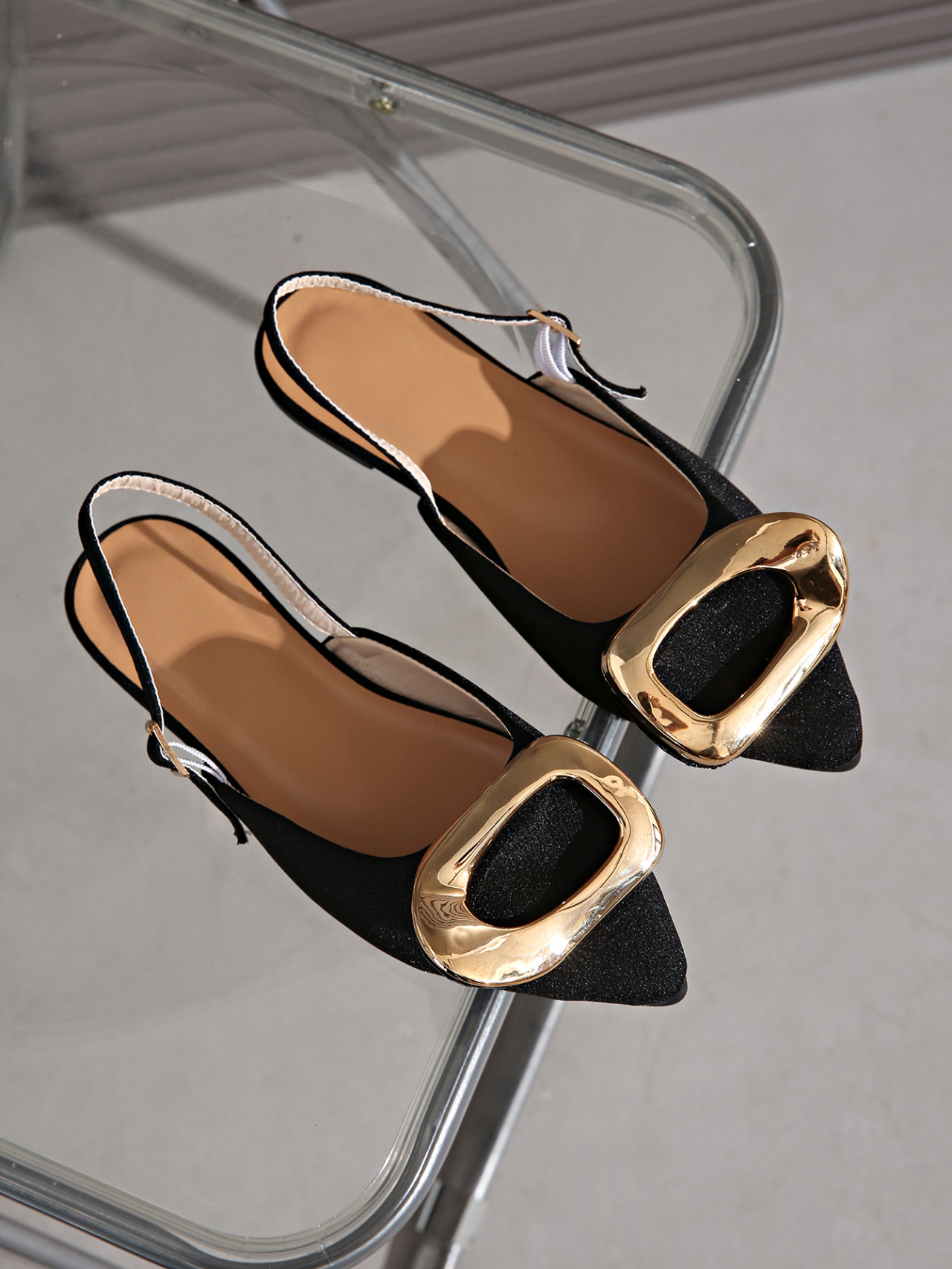 Women's Pointed Toe Flat Sandals Summer New Style Puff Toe Metal Cloth Shoes_vogvips.com