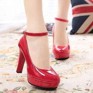 �f��Ь��һ�ֿێ����c������Ů�����������`���ݼ�