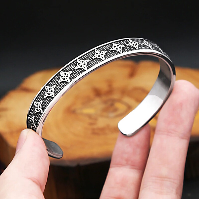 Scandinavian Viking Celtic Knot Stainless Steel Retro Bangles Men's Titanium Steel Bracelet C-Shaped Opening Bracelet Wholesale Scandinavian Viking Celtic Knot Stainless Steel Retro Bangles Men's Titanium Steel Bracelet C-Shaped Opening Bracelet Wholesale