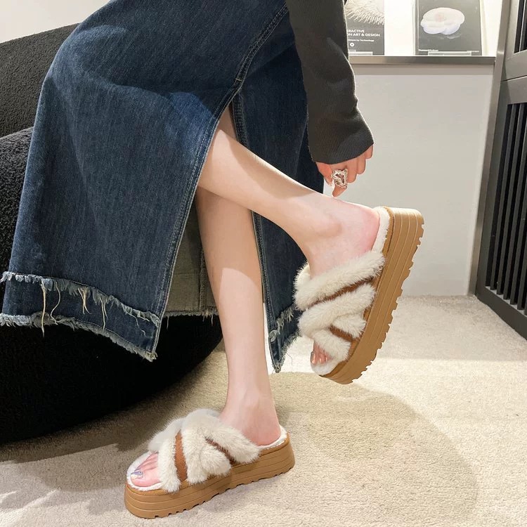 Pelzige Hausschuhe für Damenoberbekleidung im Herbst 2023, Baumwollhausschuhe mit offener Spitze_voghion.com