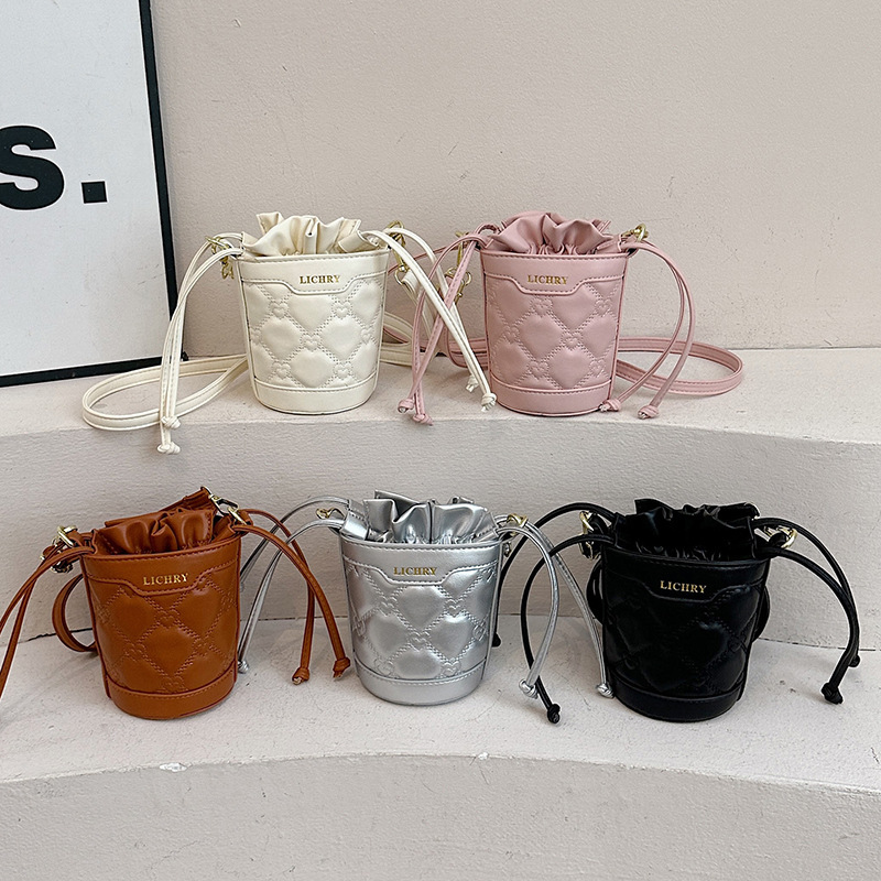 Cross-border embroidered letter handbag, women's mini stylish and unique luxury shoulder bag, crossbody bag, children's bag