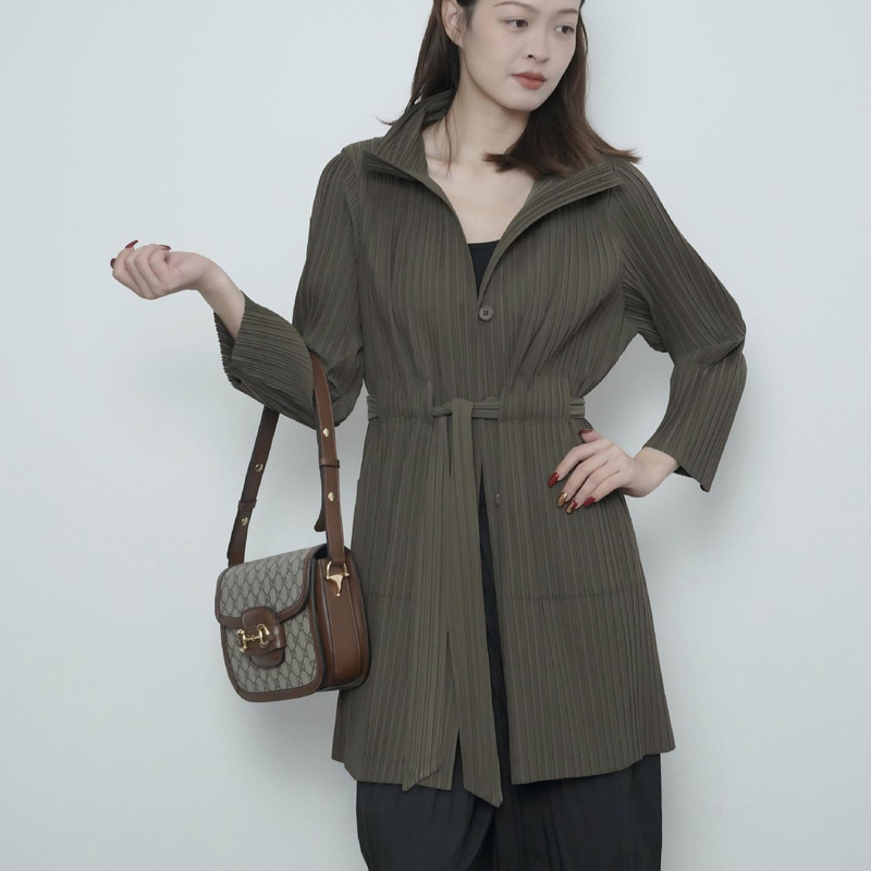 Miyake Fashion Pleated Windbreaker Jacket for Women Autum 2025 New Mid-Length Stand-Up Collar Jacket Textured Outwear for Women Miyake Fashion Pleated Windbreaker Jacket for Women Autum 2025 New Mid-Length Stand-Up Collar Jacket Textured Outwear for Women