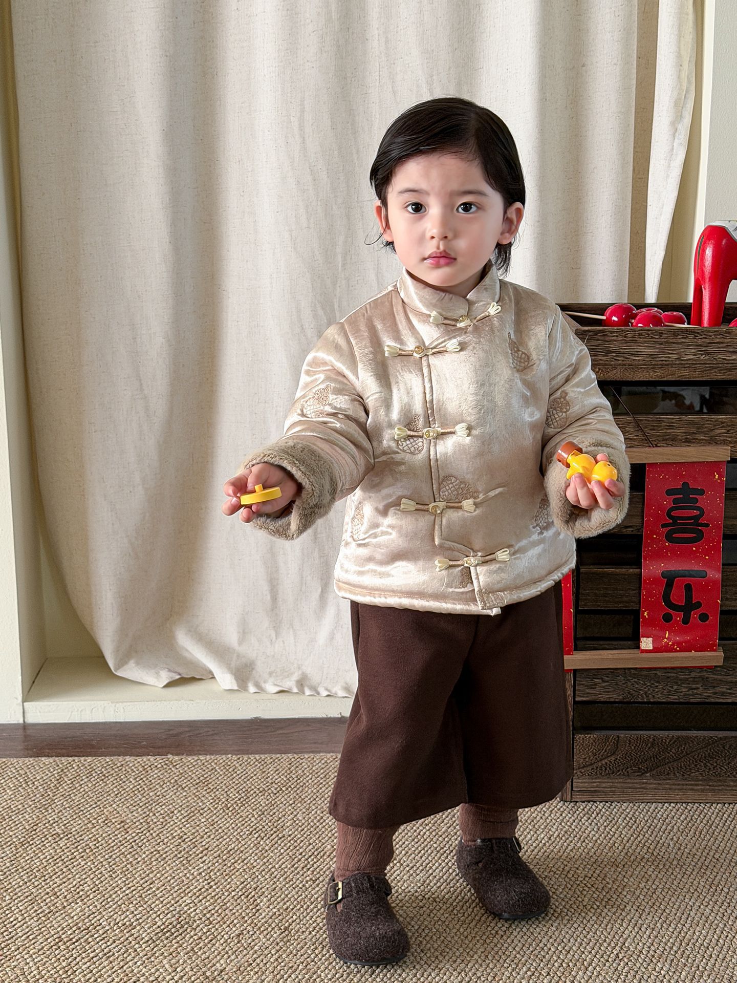 Ropa infantil de azúcar de pera ropa de algodón de niño ropa de invierno engrosada nueva chaqueta de algodón de estilo chino ropa de bebé ropa de Año Nuevo