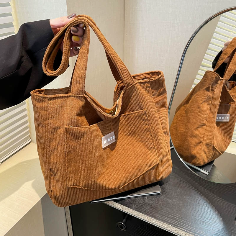 Ретро-лампа, просторная полупрозрачная demi-season sophisticated one-shoulder bag