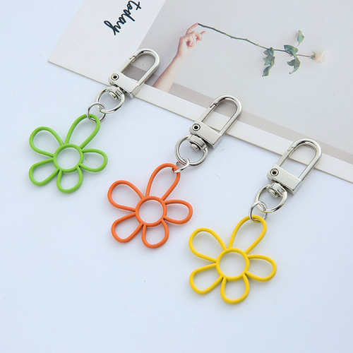 Creative Personality Candy Color Hollow Flower Keychain Ins Simple Ornament AirPods Earphone Case Keychain Hanger
