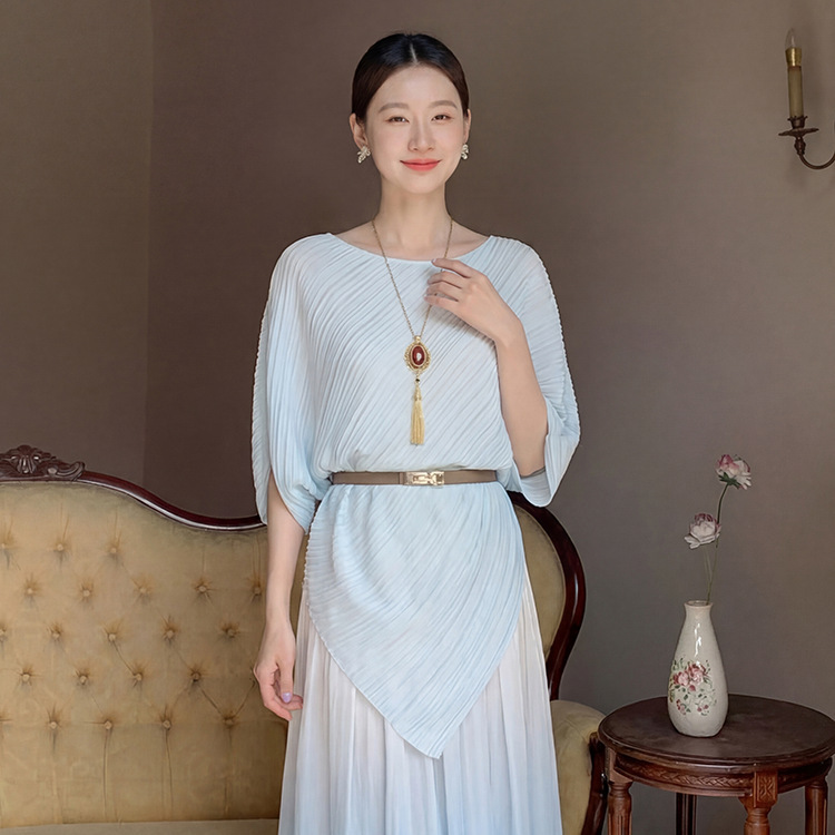 Feiyuan Niche Design Batwing Sleeve Irregular Knit Sweater for Women, New Spring and Summer Style, Loose, Breathable, and Comfortable Top