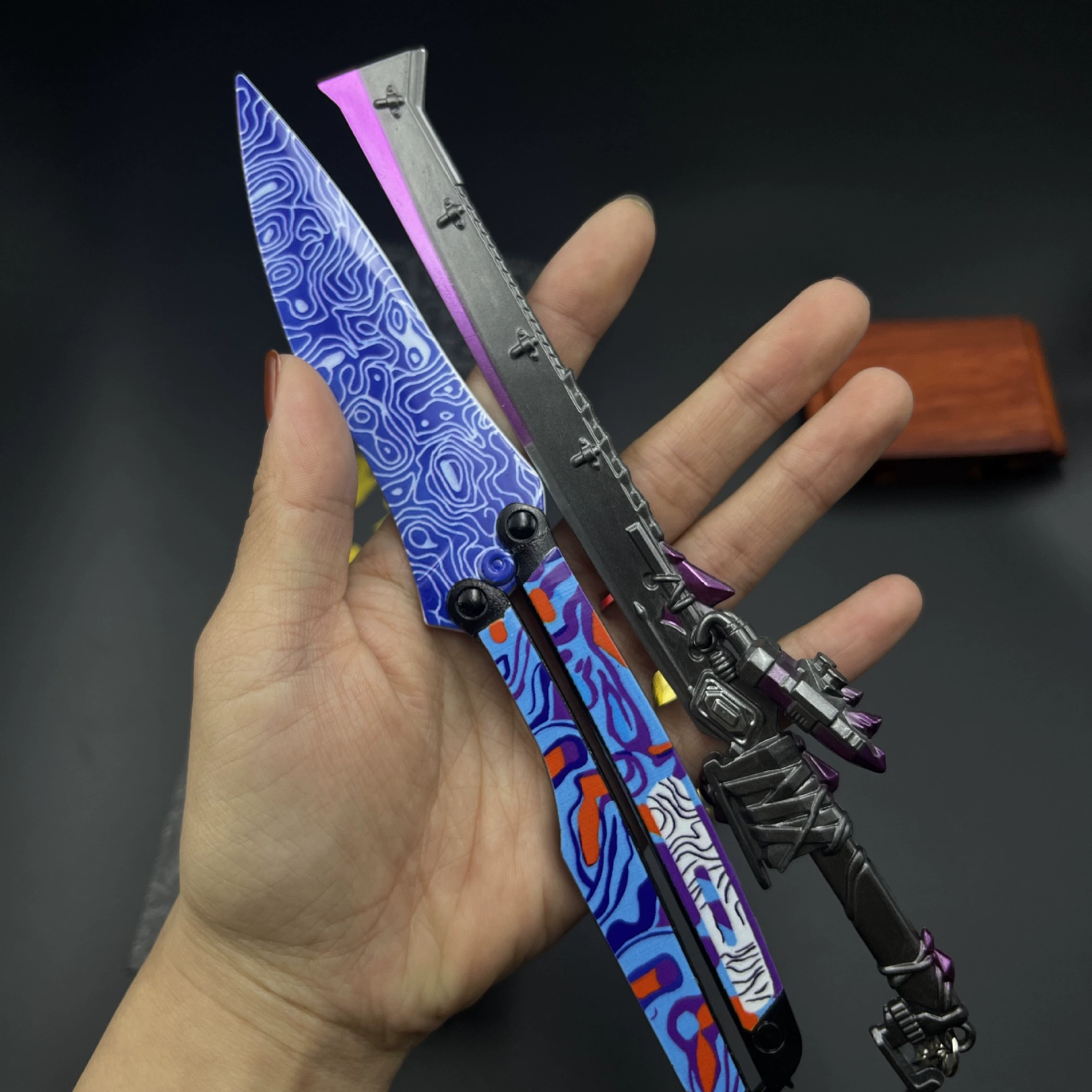 Нежа Шэньлун Нунчакус Peace Elite Game Flame Knife Cold Front Metal Crafts Ornaments Model Gift Box Pack